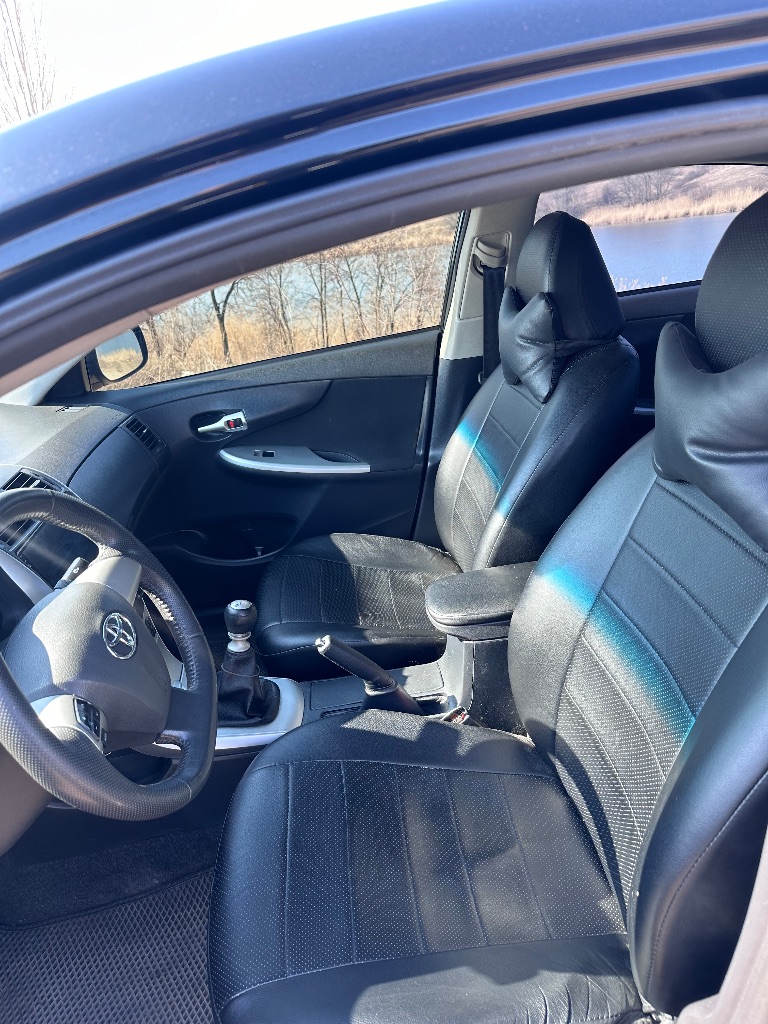 Toyota corolla 2012,в кузове е150 рестайлинг в хорошем состоянии влажений не требует слова совсем на 222000 была полная замена масел и жидкостей. Салон автомобиля как новый не затертый, коробка шести ступка, мотор резвый масло не берет не капли. В солоне тихо комфортно, кондиционер работает, автоскладывание зеркал подогрев передних сидений все работает. Два комплекта резины. На все недостатки которые вы найдете будет торг. Цена 1.мл50тыс
Тел:+79493938457 - фотография - 7