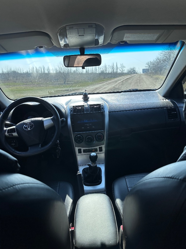 Toyota corolla 2012,в кузове е150 рестайлинг в хорошем состоянии влажений не требует слова совсем на 222000 была полная замена масел и жидкостей. Салон автомобиля как новый не затертый, коробка шести ступка, мотор резвый масло не берет не капли. В солоне тихо комфортно, кондиционер работает, автоскладывание зеркал подогрев передних сидений все работает. Два комплекта резины. На все недостатки которые вы найдете будет торг. Цена 1.мл50тыс
Тел:+79493938457 - фотография - 6