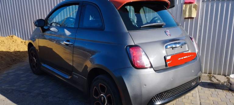 Продам fiat e500
2013 Г. В. (111 л. С /82 квт) хеч-бек, количество дверей 3, количество посадочных мест 4. Привод передний, коробка автомат. Двигатель електро, запас хода на одной зарядке 140 км летом, зимой 100 км. Емкость аккумулятора 24 в. Заряжается от обычной розетки 4-6 часов.
Пробег 68 000 км. Автомобиль в хорошем состоянии. Американец с теплого штата. Двигатель коробка без нареканий, ходовка не стучит. 2 хозяина. Отдаю зимнюю резину с железными дисками в подарок. 2 ключа.
Комплектация: подогрев зеркал, стекла заднего вида, передних сидений; круиз-контроль; кондиционер; люк; датчики колес; парктроник; бортовой компьютер; легкосплавные диски (оригинал); авс.
Машина находится в мариуполе. Цена 1 000 000,00 руб. Тел. +7949 707 84 83 александр, +79497078482 елена. - фотография - 9