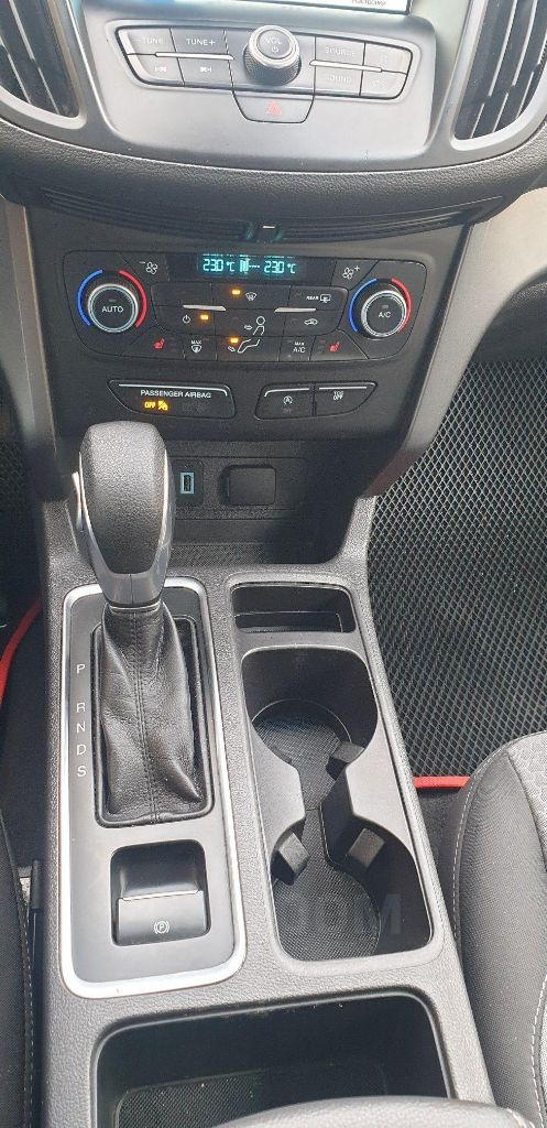 Продаю отличный автомобиль, ford escape. На полном интилектуальном приводе с высоким клиренсом. В автомобиле есть все необходимое для комфортной езды:
Делать ничего не нужно, рулевая обслужена, на гарантии! Новый аккумулятор, новая летняя резина!
Двигатель бензин, 1.5 л
Мощность 179 л. С. , налог
Коробка передач акпп
Привод 4wd
Цвет красный
Пробег 70 000 км
Руль левый
Поколение 3 поколение, рестайлинг
Комплектация 1.5 at 4wd sel
Российский учёт
Цена 2300000 ₽
+79595421728 - фотография - 3