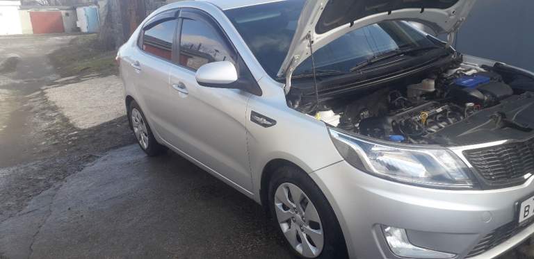 Продаётся автомобиль kia rio 2012 г\в, объём 1.4 бензин в хорошем состоянии. Куплена в салоне. Один хозяин. Не требует никаких вложений. Комплектация акпп, гур, abs, бортовой компьютер. Магнитола. Электро зеркала с подогревом. Произведена замена масел, фильтров, сделано то. Пробег 176000,0 км. (родной). Без дтп. Проверка на любом сто. Более подробная информация по телефону. Комплект зимних шин на дисках. Цена 970000,0 руб. +79493435119 - фотография - 8