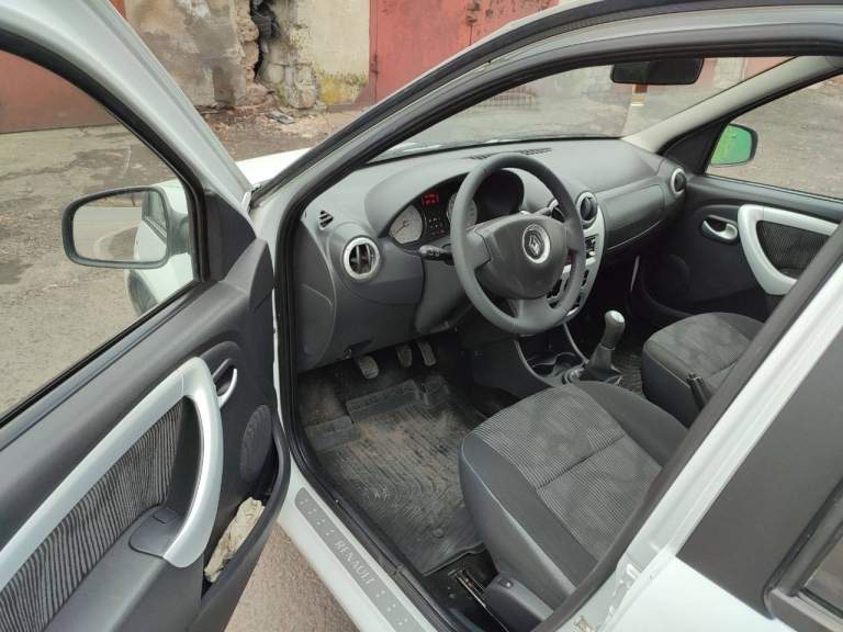 Продам renault logan 2014 года, без единого подкраса. С оригинальным пробегом, в самой дорогой комплектации. Двигатель 1.6, бензин. Есть кондиционер, подогрев сидений. Один хозяин по птс. Цена 800тр.
+79493373857 Валерий - фотография - 4