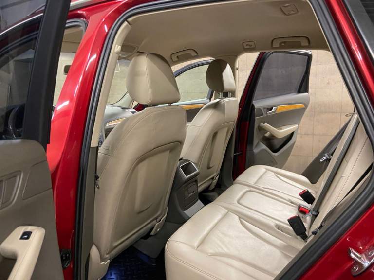 Audi q5 2.0t. Quatro.
2009 Г. В.
Отличное состояние.
Акпп.
Пробег: 145 тыс. Км.
Авто полностью обслужен.
Передняя часть авто в пленке с самой покупки.
Тел. Я+79495154368
+79498109562 - фотография - 9
