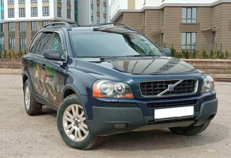 Volvo xc 90 2003 года
Полностью обслужена.
Зимняя резина + летняя в подарок
Автомобиль в отличном внешнем и техническом состоянии!
Полный привод!!!
Хорошее газовое оборудование евро 4.
Без дтп.
Заменены стойки.
Двигатель обслужен: заменен комплект грм, ролики, помпа, свечи, масло, все фильтра, а также сальники коленвала и распредвалов.
Новое масло в акпп и раздатке.
Перебирались суппорта и заменены все колодки.
Установлены линзы и ксенон, свет великолепный.
Ухоженный кожаный салон.
На самом деле, заменено было многое, делалось для себя!
Все болячки по кузову устранены!
Бензиновый двигатель 2,9 л. , мощностью 272 л. С.
Хорошая комплектация с кожаным салоном, круиз-контролем, климат-контролем, электроприводом и памятью настроек водительского кресла, обогревом передних кресел, электроприводом обогревом  и камерой заднего вида и тд.
Г. Горловка
📱 +79495000159
1🍋250 - фотография - 5