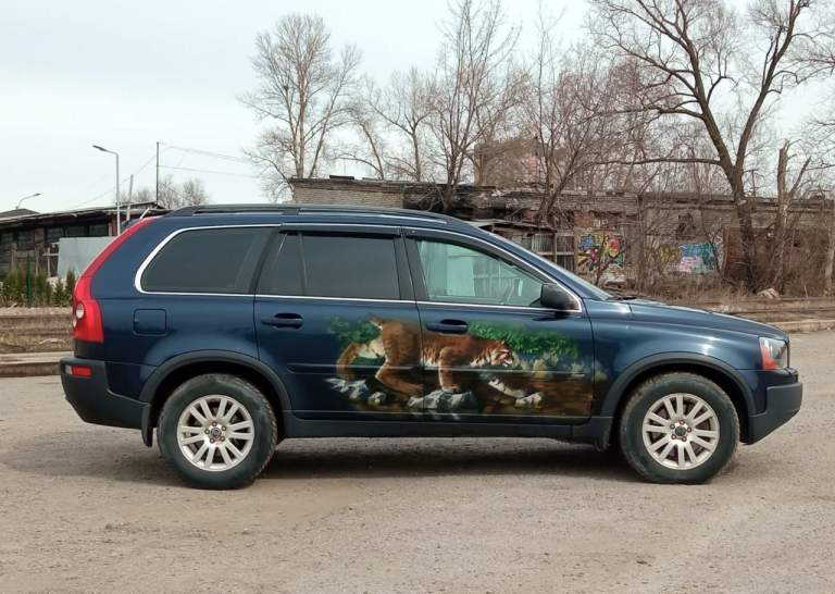 Volvo xc 90 2003 года
Полностью обслужена.
Зимняя резина + летняя в подарок
Автомобиль в отличном внешнем и техническом состоянии!
Полный привод!!!
Хорошее газовое оборудование евро 4.
Без дтп.
Заменены стойки.
Двигатель обслужен: заменен комплект грм, ролики, помпа, свечи, масло, все фильтра, а также сальники коленвала и распредвалов.
Новое масло в акпп и раздатке.
Перебирались суппорта и заменены все колодки.
Установлены линзы и ксенон, свет великолепный.
Ухоженный кожаный салон.
На самом деле, заменено было многое, делалось для себя!
Все болячки по кузову устранены!
Бензиновый двигатель 2,9 л. , мощностью 272 л. С.
Хорошая комплектация с кожаным салоном, круиз-контролем, климат-контролем, электроприводом и памятью настроек водительского кресла, обогревом передних кресел, электроприводом обогревом  и камерой заднего вида и тд.
Г. Горловка
📱 +79495000159
1🍋250 - фотография - 7