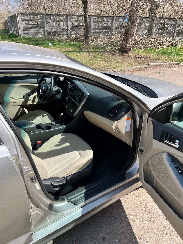 Продам kia optima hybrid 2011 года 2.4 210 л. С. Я хозяин. Пробег 82000 миль (131000 км), оригинальный. Машина в хорошем состоянии. Все работает исправно. Во владении более 2-х лет. Все расходники менялись своевременно. Крайняя замена масла было 3000 км. Назад. Летняя резина проехала 2 месяца, зимняя только один сезон. Учет рф (180). Цена 1.550.000 рос. Руб. Все вопросы можно задать по телефону +7-949-322-97-10 - фотография - 9