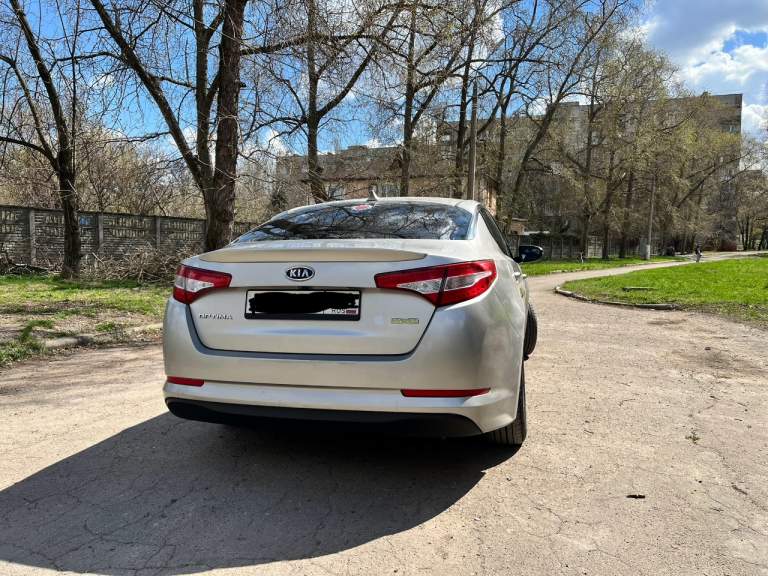 Продам kia optima hybrid 2011 года 2.4 210 л. С. Я хозяин. Пробег 82000 миль (131000 км), оригинальный. Машина в хорошем состоянии. Все работает исправно. Во владении более 2-х лет. Все расходники менялись своевременно. Крайняя замена масла было 3000 км. Назад. Летняя резина проехала 2 месяца, зимняя только один сезон. Учет рф (180). Цена 1.550.000 рос. Руб. Все вопросы можно задать по телефону +7-949-322-97-10 - фотография - 5