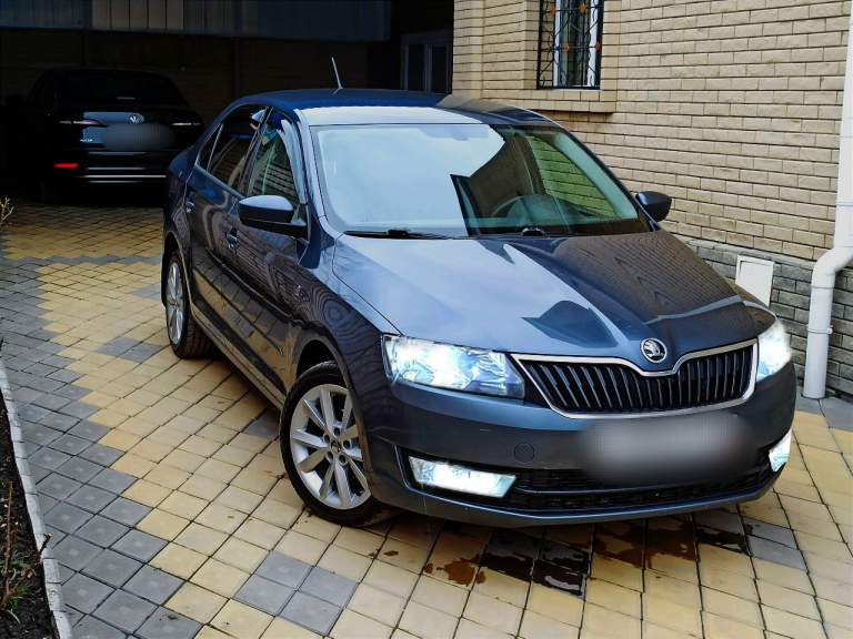 Срочно продам шкода рапид в донецке skoda rapid в оригинальной комплектации hockey edition 2016 год, 138 000 км, в самой надёжной связке 1,6 mpi и мкпп. За автомобилем следили и ухаживали. Двигатель и коробка - на твердую 5! Весь кузов в заводском окрасе, без единого дтп. Без рыжиков, сколов и царапин, все стёкла родные включая лобовое. Салон автомобиля в оригинальном исполнении шкода рапид хоккей эдишен без дырок и потёртостей, в машине не курили! Состояние автомобиля близко к новому. Заменены масла и фильтра как в двигателе, так и в коробке, поменяны все расходники включая грм. 2 владельца. Комплектация весьма внушительная:руль, рукоятка кпп и подлокотник в кожаной отделке, подогрев сидений, 4 электро стекло подъёмника подсветка пространства ног, оригинальные титановые диски r 16 хоккей эдишен. Штатная мультимедиа с дополнительной акустикой для шикарного звучание музыки, с громкой связью, usb, aux, bluetooth, навигация, датчики света и дождя, зеркала с автозатемнением от слепящих фар, штатный парктроник с визуализацией на мониторе, led оптика.6 подушек безопасности, tc, esp, abs, климат-контроль, мульти руль безключевой доступ, автозапуск, активировано множество дополнительных опций, полноценный бортовой компьютер с большим монитором поддерживающим камеру заднего хода, навигации и тому подобного. .хорошая динамика и при этом скромный расход топлива. Отличное внешнее и техническое состояние, в автомобиле работает каждая кнопка и светит каждая лампочка. Чистый и ухоженный салон. Обслужена, вложений не требует. 2 ключа с дополнительной охранной системой, поддержка отслеживания автомобиля с телефона, поддержка использования телефона в качестве ключа для автомобиля, сервисная документация, комплект зимней резины. Бортовая документация и многое другое. .. Авто без залогов, кредитов, арестов, ограничений, обременений, штрафов и тому подобного. Я хозяин. Вписан в птс. Любые проверки, при желание могу отправить аатотеку. Продажа авто через мрэо до постоновления авто на вас. 1 345 000 рублей. Номер телефона: +79493930767. - фотография - 4