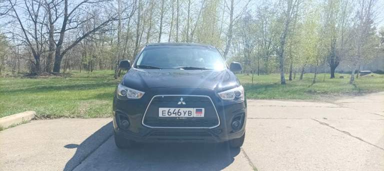 Продаётся mitsubishi outlander sport (asx, версия для штатов)
Год выпуска: 2015
Пробег: 104 671 миль (168 451 километров)
Вид топлива: бензин
Объем двигателя: 2.4 литра
Коробка: автомат (вариатор)

По машине: я третий хозяин, машина из теплого региона сша, поэтому нет подогрева сидений и обогрева зеркал. Мультимедия на фото, блютуз работает только с айфоном (нужно перепрошивать или ставить другую магнитолу). Горит ошибка подушек безопасности (нет левой подушки, не вижу смысла её покупать за баснословные деньги)

Резина новая, зимняя pirelli. Фары отполированы, новый аккумулятор (пробег около 100 км), рабочая сигнализация. Ходовка сделана полностью, заменены все жидкости (все бумаги покажу и расскажу где делал): атф, антифриз, масло в двигателе, тормозная жидкость. Заменены все тормозные колодки, передние диски проточены, ходовку делал на vianor рядом с гаи. На диагностике сказали, что есть небольшой износ рулевой рейки, но ремонта/замены не потребует ближайшие 50.000км

Вложений абсолютно не требует, машина едет и не выделывается. Готов скинуть цену на сброс ошибки подушки безопасности.

Осмотр авто в пролетарском районе.

Номер для связи: +79493175700 (есть в телеграмме) или пишите в вк: https://vk. Com/prophet_sunboy

Цену вижу в 1.3 млн рублей с торгом, в машину вложено немало. Опять же повторюсь: покажу все чеки и платёжки с сто, не стыдно отдавать будущему хозяину, проблем по технической части он не увидит ближайшее год-два. - фотография - 8