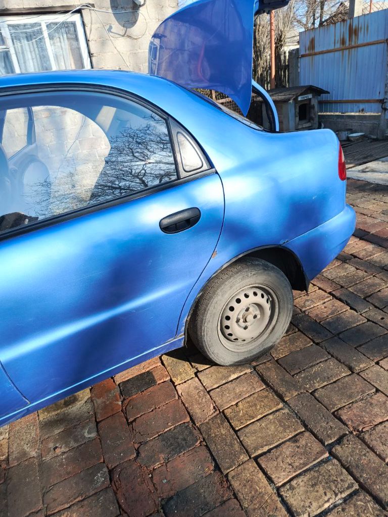 Продаю daewoo lanos 2006 год, 190 т. Км. Пробег. Ходовая в порядке, после кап. Ремонта двигатель, заменено левое переднее крыло. - фотография - 2
