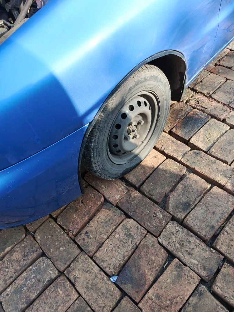 Продаю daewoo lanos 2006 год, 190 т. Км. Пробег. Ходовая в порядке, после кап. Ремонта двигатель, заменено левое переднее крыло. - фотография - 7