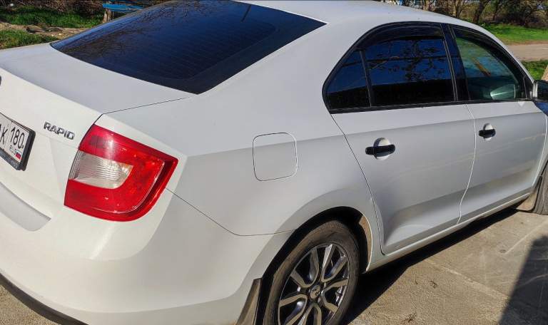 Skoda rapid, 2015 г. В. Пробег 160 тыс. Км. Механика.
Все расходники поменяны. Все стойки в круговую заменены в марте 2024 г.
Титаны r15 отличные, резина зимняя и летняя. Музыка - усилитель и мощный сабвуфер. Салон ухоженный.
Продажа в связи с покупкой машины выше классом.
Цена 1200000 рублей.
Торг в пределах разумного.
Т. +79497058088 - фотография - 3