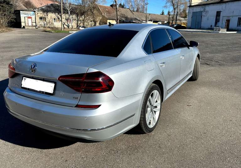 Продам volkswagen passat sel premium 2017 г. 1.8 tsi в отличном состоянии. Пробег 128 тыс. Машина полностью обслужена. Цена 1950000 руб. Тел. +79497006438 - фотография - 3