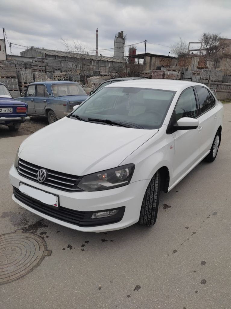 Продам volkswagen polo 1.6 at, 2017г. В. , пробег 232т. Км. С самым надежным мотором 1.6 и автоматической коробкой передач. В машине есть все необходимое для комфорной езды, климат, мультируль, гидроусилитель, 4 электро стеклоподъемника, подогрев передних сидений, подогрев зеркал, туманки и тд. Кузов в хорошем состоянии, ходовая часть без нареканий, салон как новый, в авто все работает как нужно. Донецк. 1350000руб. +79498194495 - фотография - 1