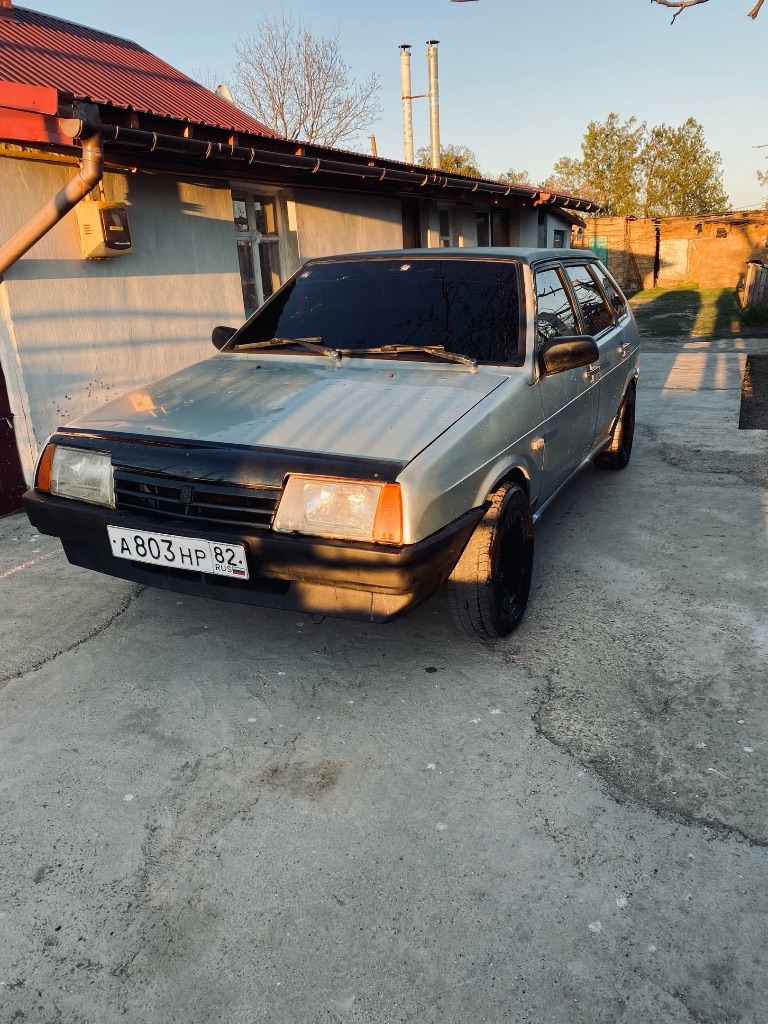 Продам ваз 2109 на полном ходу
На учёте стоит без штрафов и запретов 2000 год
Цена 200к все вопросы по телефону +79789390256 - фотография - 2