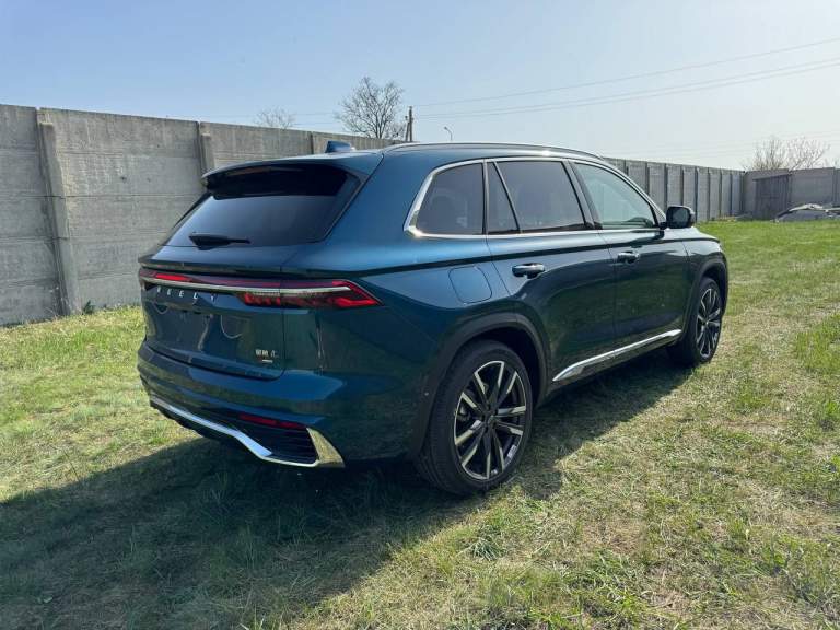 Автомобиль в луганске! Новое авто!

Geely monjaro 2.0 at, 2023 :
Комплектация luxury awd!

– Современный 4-цилиндровый турбированный
Двигатель объёмом 2.0л;
– Мощность двигателя - 258 л. С;
– Крутящий момент до 350 н-м. ;
– Разгон с места до 100 км/ч за 7,7с
– 8-Ступенчатая автоматическая коробка передач (8ат);
– Интеллектуальный полный привода 4wd 6-го поколения;
– 6 Режимов движения – комфортный, экономичный, спортивный, интеллектуальный, снег, внедорожный.
– Русифицирован, работает голосовое управление.

* Все документы готовы к продаже!
* В стоимость включено: эптс, сбктс, русификация и утилизационный сбор!

Цена: 4 150 000 ₽

Все вопросы вы можете задать по телефону:
+7 (959) 123-24-06 - фотография - 4