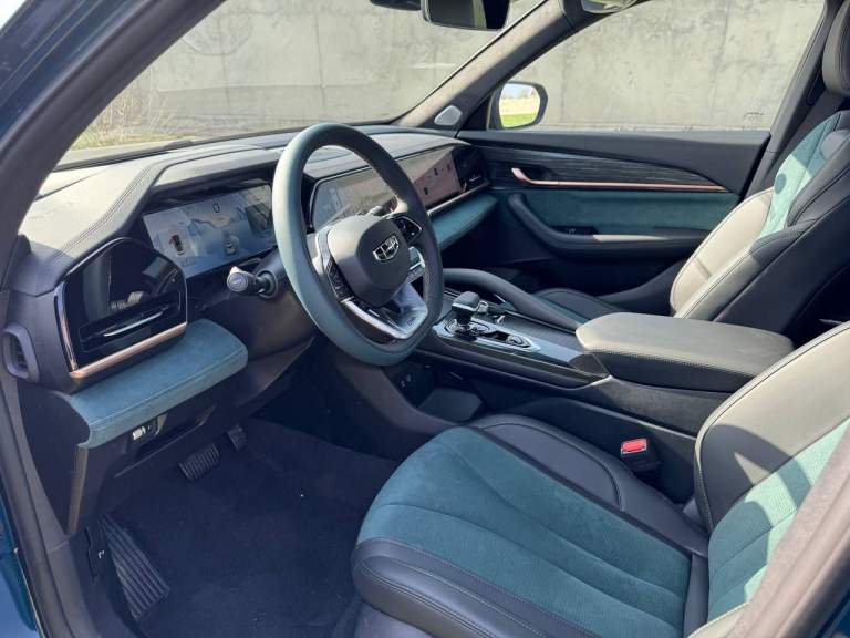 Автомобиль в луганске! Новое авто!

Geely monjaro 2.0 at, 2023 :
Комплектация luxury awd!

– Современный 4-цилиндровый турбированный
Двигатель объёмом 2.0л;
– Мощность двигателя - 258 л. С;
– Крутящий момент до 350 н-м. ;
– Разгон с места до 100 км/ч за 7,7с
– 8-Ступенчатая автоматическая коробка передач (8ат);
– Интеллектуальный полный привода 4wd 6-го поколения;
– 6 Режимов движения – комфортный, экономичный, спортивный, интеллектуальный, снег, внедорожный.
– Русифицирован, работает голосовое управление.

* Все документы готовы к продаже!
* В стоимость включено: эптс, сбктс, русификация и утилизационный сбор!

Цена: 4 150 000 ₽

Все вопросы вы можете задать по телефону:
+7 (959) 123-24-06 - фотография - 6