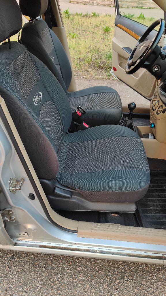 Продам автомобиль chevrolet aveo t250 ( шевроле авео) год выпуска 2008, двигатель f16d3 1.6, механическая кпп, топливо бензин. По комплектации: гидроусилитель руля, кондиционер (исправен), abs, электрические зеркала с подогревом, подогрев передних сидений, передние стеклоподъёмники, магнитола sony. Пробег 173 т. Км. Масло от замены до замены не расходуется. Авто на рф учёте, я владелец по птс, владею с 2011 года. За всё время ни одного дтп. Авто полностью в заводском окрасе. Продаю с 2-мя комплектами шин на дисках, лето kumho kh-11 185/60/r14 на легкосплавных дисках остаток протектора 60%, зима шипованная nokian nordman 5 185/60/r14 на родных штампованных дисках остаток 50%. В 2023 году в профилактических целях выполнена антикоррозионная обработка днища авто и скрытых полостей. В фарах установлены 3.0 дюймовые биксеноновые линзы. Салон чистый не прокуренный.
Масло заменено на пробеге 172т. К. М
Большой ремонт передней подвески с заменой амортизаторов и замена комплекта грм выполнены в июне 2021 на пробеге 149 т. Км.
Комплект сцепления заменена на valeo в апреле 2019 на пробеге 129 т. Км.
Цена 650 тыс. Руб. Г. Донецк, тел. +79494385535 - фотография - 18