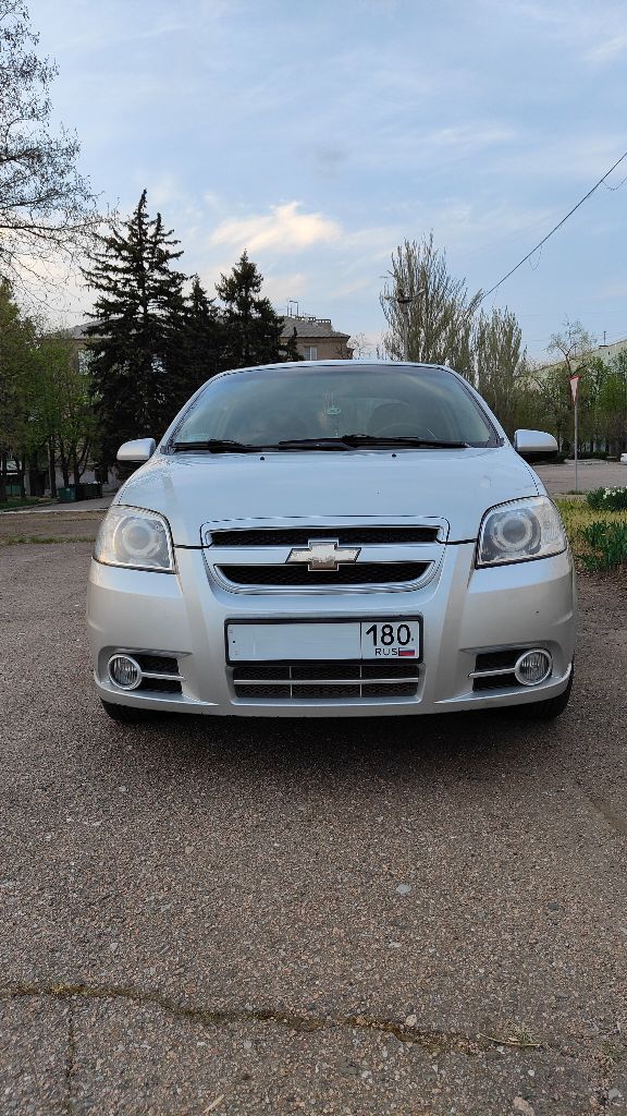 Продам автомобиль chevrolet aveo t250 ( шевроле авео) год выпуска 2008, двигатель f16d3 1.6, механическая кпп, топливо бензин. По комплектации: гидроусилитель руля, кондиционер (исправен), abs, электрические зеркала с подогревом, подогрев передних сидений, передние стеклоподъёмники, магнитола sony. Пробег 173 т. Км. Масло от замены до замены не расходуется. Авто на рф учёте, я владелец по птс, владею с 2011 года. За всё время ни одного дтп. Авто полностью в заводском окрасе. Продаю с 2-мя комплектами шин на дисках, лето kumho kh-11 185/60/r14 на легкосплавных дисках остаток протектора 60%, зима шипованная nokian nordman 5 185/60/r14 на родных штампованных дисках остаток 50%. В 2023 году в профилактических целях выполнена антикоррозионная обработка днища авто и скрытых полостей. В фарах установлены 3.0 дюймовые биксеноновые линзы. Салон чистый не прокуренный.
Масло заменено на пробеге 172т. К. М
Большой ремонт передней подвески с заменой амортизаторов и замена комплекта грм выполнены в июне 2021 на пробеге 149 т. Км.
Комплект сцепления заменена на valeo в апреле 2019 на пробеге 129 т. Км.
Цена 650 тыс. Руб. Г. Донецк, тел. +79494385535 - фотография - 3
