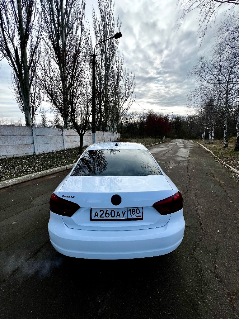 Volkswagen passat b7 usa 🇺🇸
Год: 2012
Мотор: 2.5
Коробка: автомат (aisin) 6 ст.
Пробег: 225 т. Км
Учет рф. Я владелец.
Самый надежный тандем мотора и коробки.
Автомобиль в отличном состоянии. Ходовая вся целая, ничего не гремит и не стучит. Мотор в идеале, коробка тоже. Салон чистый и ухоженный. Хорошая комплектация: кожаный салон, обогрев сидений, заднего стекла и зеркал, эл. Регулировка сидений, эл. Регулировка зеркал, сенсорный экран, блютуз, громкая связь, мультируль, датчик света, датчик дождя, датчик давления в шинах, круиз контроль, 4 стеклоподьемника, 2-х зонный климат, abs, esp, tcs и т. Д. Спереди автомобиля и на порогах наклеена бронепленка.
Диски r 17 на летней резине, диски r16 на зимней резине (практически новая). Два комплекта ковриков. Два ключа.
Vin по запросу.
Цена: 1.42🍋. Торг. Обмен не интересует.
Г. Харцызск
Тел. + 7 949 531 25 45

Остальные вопросы пишите в лс. - фотография - 5