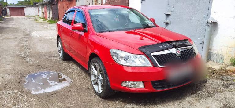 Машина в донецке. Scoda octavia a5, 2011 года. Двигатель бензин 1.6. Пробег 262000. Стоимость 890000. Есть нюансы по кузову. Все вопросы по телефону :+79493124187 - фотография - 3