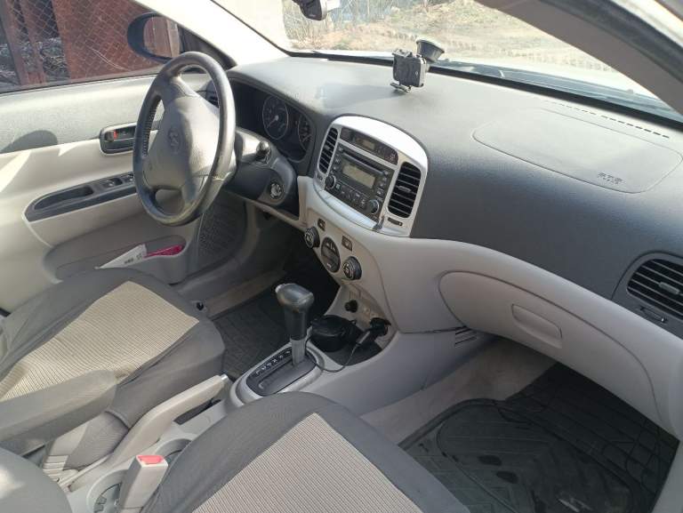 Продам автомобиль хюндай акцент 1.6 2008г. Автомат, цвет серый, пробег236000, цена 600000. - фотография - 4