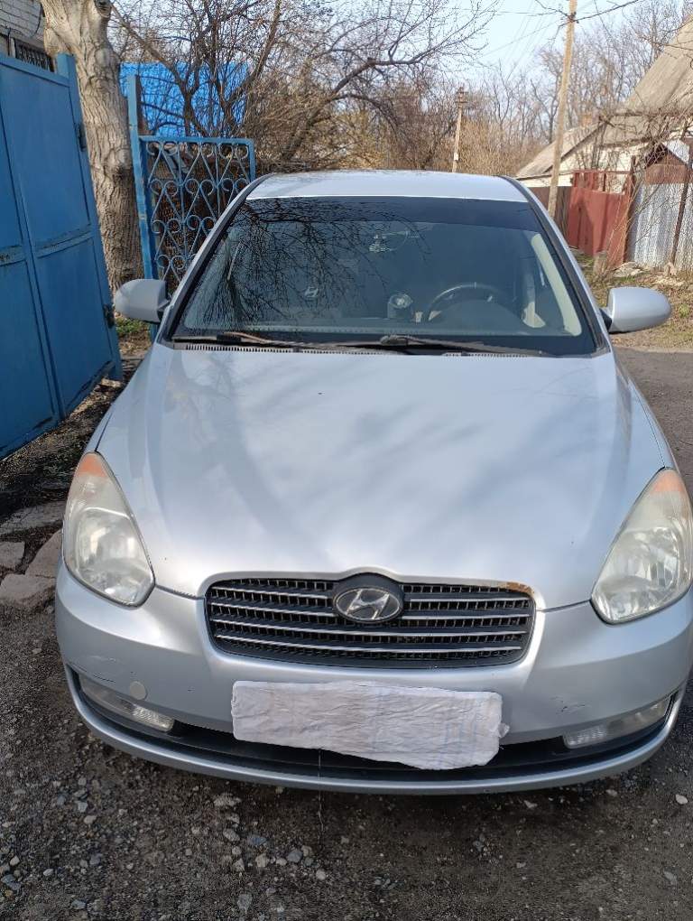 Продам автомобиль хюндай акцент 1.6 2008г. Автомат, цвет серый, пробег236000, цена 600000. - фотография - 1