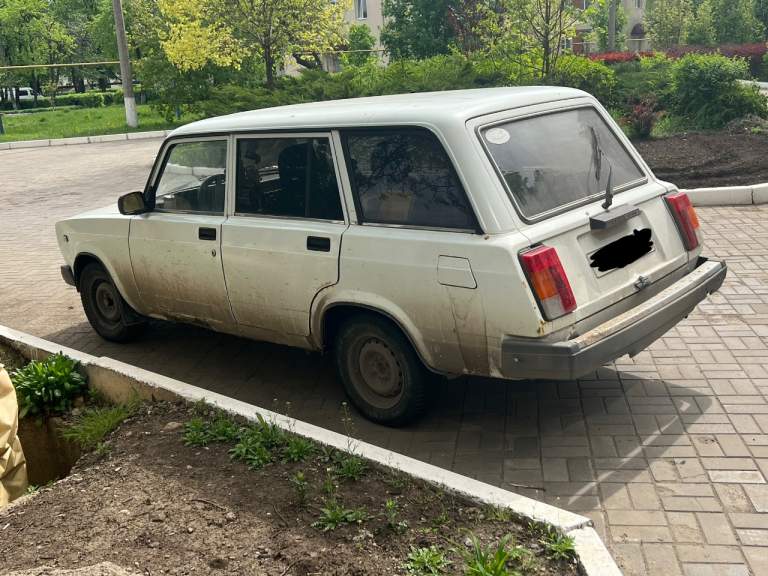 Доброго времени суток предлагаю к рассмотрению данный авто в хорошем техническом состоянии за время владения было много чего поменяно коробка 5ст новая, кардан и редуктор тоже новые проехали около 5тыс км двигатель чувствует себя на отлично (проблемы с документами) торг +79495693697 - фотография - 3