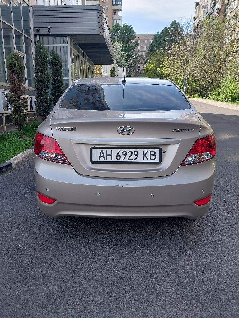 Продам hyundai accent
Год выпуска 2012
Куплен в салоне в 2013г.
Пробег - 71000.
Двигатель - 1.4л.
Коробка автомат.
Кондиционер.
Электрозеркала.
Электростеклоподъемники.
Парктроник.
Подогрев передних седений.
Подогрев переднего и заднего стекла.
Центральный замок.
Подушки безопасности.
Защита двигателя.
Сигнализация.
Атермальная тонировка стекол.
Двойная шумоизоляция кузова.
Гбо - зарегистрировано.
Полностью обслужена.
В отличном состоянии.
Цена: 1350000 руб.
Торг возле машины.
Донецк. Центр.
Тел. +7 (949) 556-92-53. - фотография - 4