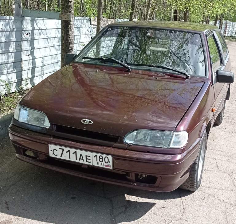 Продам ваз 2113, 2010 г, 1, 6 объем. Ц 280т. Руб. Реальному покупателю торг у капота. Т. +79494507748.зимняя резина на дисках в подарок - фотография - 1