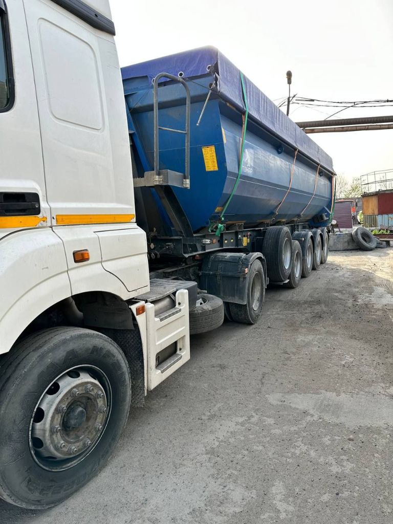 Продам камаз 5490 neo 2018 г. В. 550000 тыс. Км. Установлена гидравлика hyva. Возможна продажа сцепкой с п/пр тонар 2023 г. В 4-х осные. Вопросы по телефону +79614377999 - фотография - 6