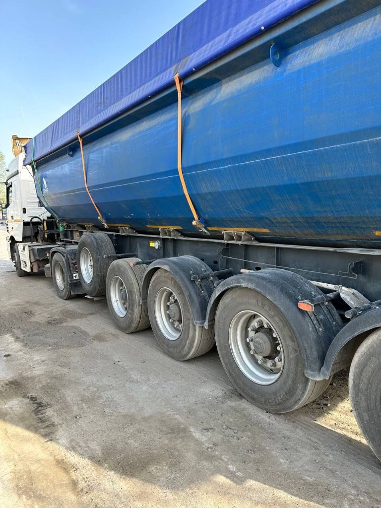 Продам камаз 5490 neo 2018 г. В. 550000 тыс. Км. Установлена гидравлика hyva. Возможна продажа сцепкой с п/пр тонар 2023 г. В 4-х осные. Вопросы по телефону +79614377999 - фотография - 5