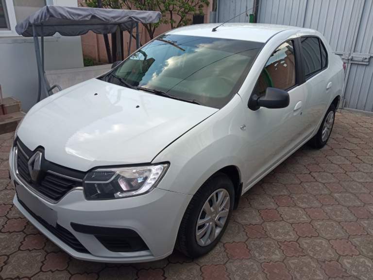 Продам renault logan 2 1.6 мт 2020 г. В. Рестайлинг ( в эксплуатации с 01.10.2020г). Пробег родной 74000. Юридически чистый. 1 владелец по птс, электронный птс, 2 комплекта ключей, 2 комплекта резины. Двигатель коробка на отлично, все работает исправно. Стекла все родные. Комплектация: кондиционер, передние стеклоподъемники, гур, abs, дхо, отличная штатная магнитола с управлением под рулевыми переключателями. Осмотр макеевка. Цена 945000 тыс. Торг приветствуется! +79494108605 - фотография - 2