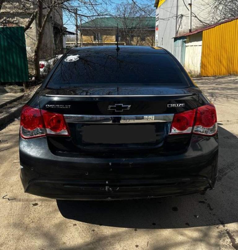 Chevrolet cruze 1.6. 2012год, рестайлинг, mt, 240т. Пробега.
Технически в достойном состоянии, ничего не гремит, не стучит.
Резина зимняя липучка на 16 дисках, новая.
Фары переделанные, стоят линзы и ангельские глазки, смотрится отлично, свет супер. Есть еще комплект новых стандартных фар в коробке, не устанавливались.
Салон в отличном состоянии, стоят хорошие чехлы.
По кузову есть погрешности, в частности это задний бампер и незначительные рыжики. Ничего скрывать не планирую, я лучше на этом сброшу цену и сделаете сами, либо у мастера.
Кондиционер, 4 стекло подьемника, подогрев сидений, регулировки фар\стекол, mp3, aux, подушки безопастности и т. Д.
Цена 900 000 рублей + как обещал торг на нюансы по кузову.
Горловка. +79493170073 - фотография - 4