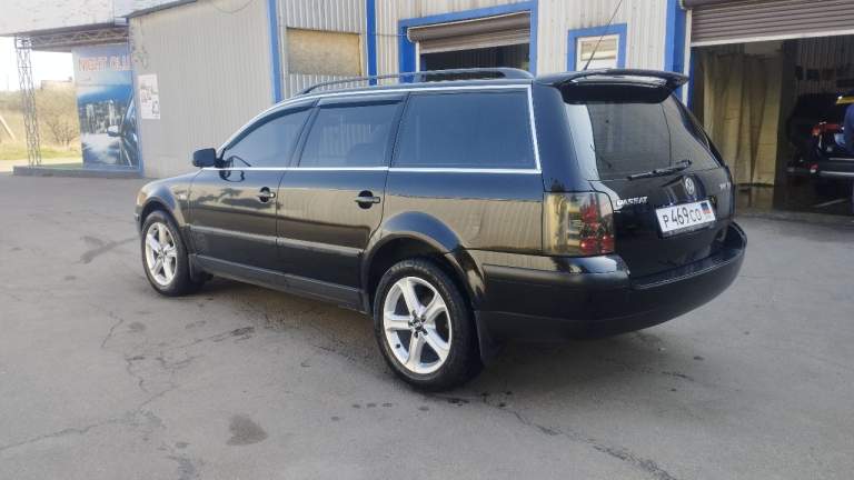Продам passat b5+ 1.9tdi 150 л. С. Мкпп. 2002г. Пробег 350т. Км. (оригинал!) машиной владею 5 лет. За это время много чего сделано, переделано и доработано. Из глобального: гильзовка колодцев насос-форсунок, лифт подвески, новые брендовые тормоза с перфорацией по кругу (два месяца назад), чип-тюнинг stage-1 150 л. С. Головной свет - билед модули aozoom a7 new 2023 bi-led laser, 90w/100w (ярче только днём) + навые стёкла, перетяжка дверных карт (кожа), пересвет приборки и климата в ауди-стиль и много всяких мелочей. Есть история обслуживания за 5 лет. Машина постоянно в отличном техническом состоянии т. К. Я сам автомеханик. Кузов в родной краске поэтому естественно имеются небольшие сколы и царапинки. Диски r17 (оригинал). Два комплекта резины (оба практически новые). Комплектация достойная, нет только люка, кож. Салона и эл. Регулировки сиденья. Цена 800 т. Р. Тел. +79493168128 звонить после 18,00 - фотография - 2