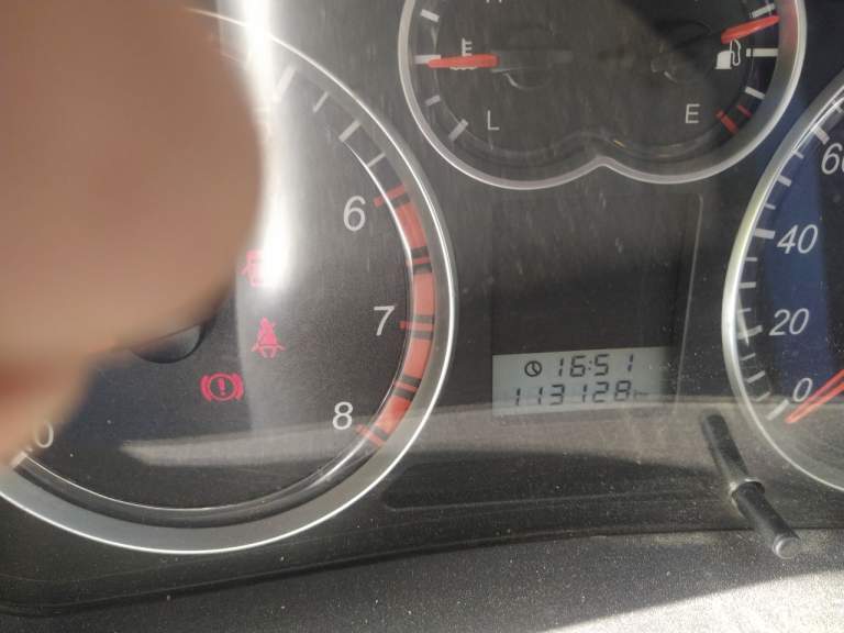 Продам грейт волл н3 2012,пробег 113 тыс. Км, единственный владелец, авто с задним приводом, салон в хорошем состоянии, сиденья не продавлены, топливо - газ/бензин, механика, электро зеркала, кондиционер, электростеклоподьемники, огромный багажник, центральный замок, мотор и ходовка без нареканий, по капоту небольшие рыжики (мало), не бита, кузов обработан антикором. Все то в срок, хорошая рабочая лошадка без нареканий. Макеевка, 800 тыс. ₽, дополнительные вопросы по телефону+79493337421 - фотография - 7