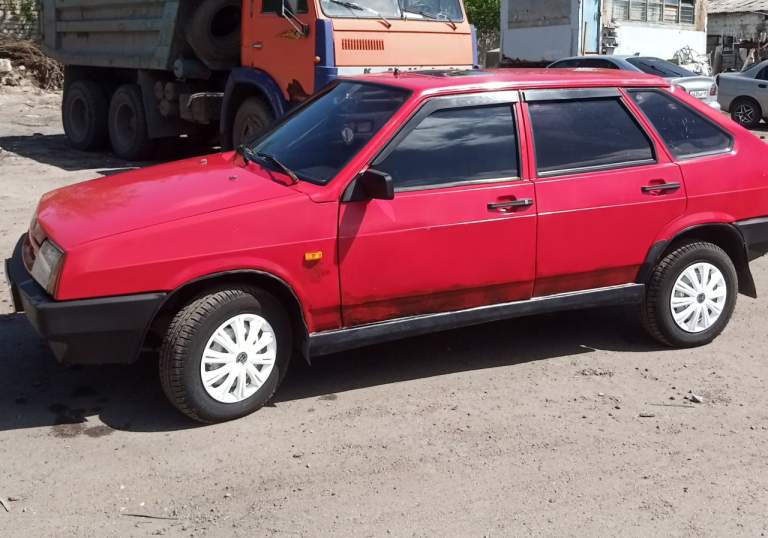 Продам ваз 2109 1994 г. Газ- бензин. Цена 130к. Хорший торг. Остальные вопросы по телефону +79495273005 - фотография - 1