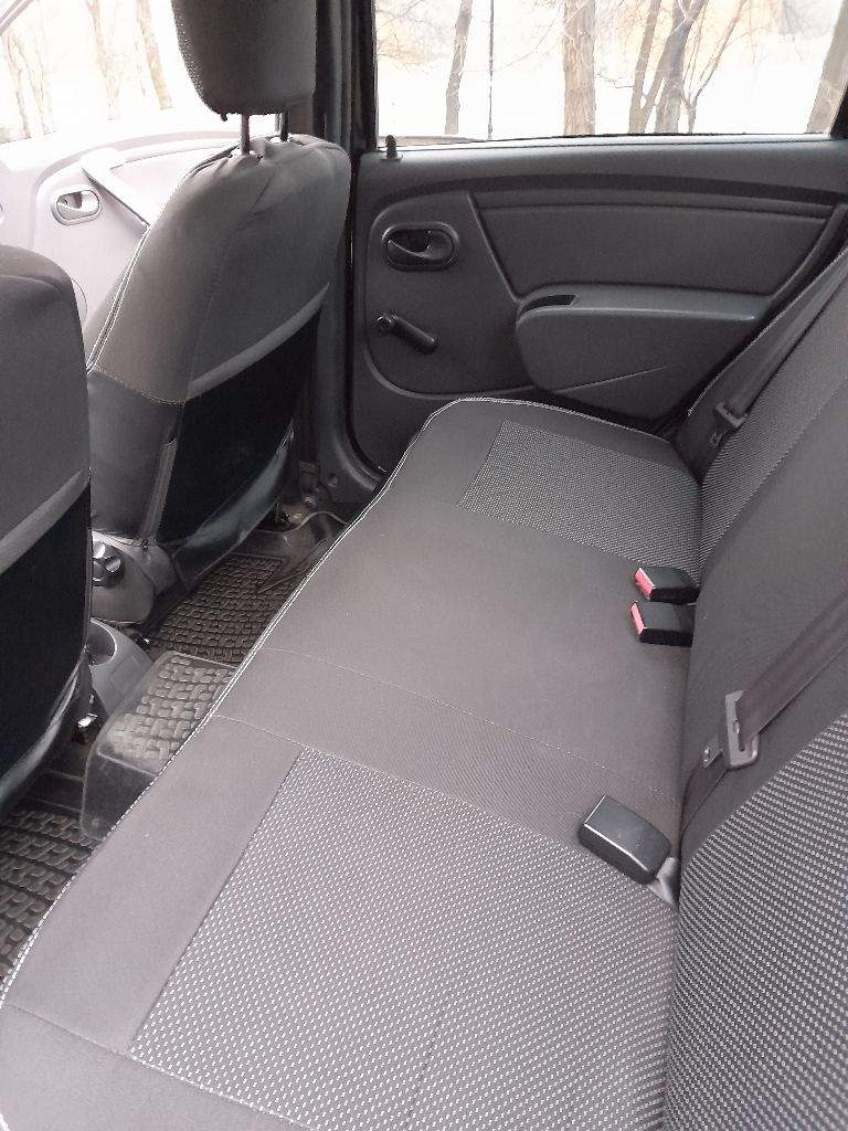 Продаю renault logan 2012 года выпуска, седан, состояние хорошее, один владелец, куплена в донецке, в такси не использовалась, гаражное хранение. Пробег 135000 км. Автомобиль не битый. Стоимость 600 000 рублей. Тел. : +7(949)381-8645 - фотография - 3