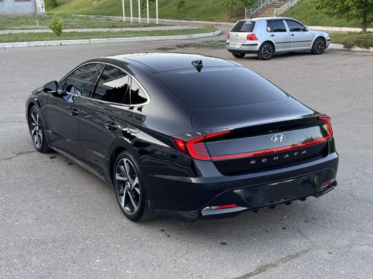 Продам hyundai sonata 2021 sel plus🔥🔥🔥
Авто в родной краске все стекла родные, безопасность заводская. Отличная история авто.
В очень хорошей комплектации, full led оптика с авто дальним, удержание полос, адаптивный круиз контроль, автозапуск с ключа, панорама, беспроводная зарядка, салон алькантара с черным потолком, музыка bose, led приборная панель, car play.
Любые проверки на сто.

+79493844637 Telegram феникс
Цена 2 750 000 💥💥💥 - фотография - 3