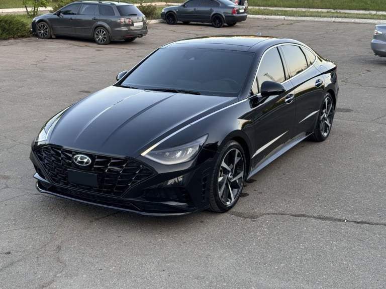 Продам hyundai sonata 2021 sel plus🔥🔥🔥
Авто в родной краске все стекла родные, безопасность заводская. Отличная история авто.
В очень хорошей комплектации, full led оптика с авто дальним, удержание полос, адаптивный круиз контроль, автозапуск с ключа, панорама, беспроводная зарядка, салон алькантара с черным потолком, музыка bose, led приборная панель, car play.
Любые проверки на сто.

+79493844637 Telegram феникс
Цена 2 750 000 💥💥💥 - фотография - 2