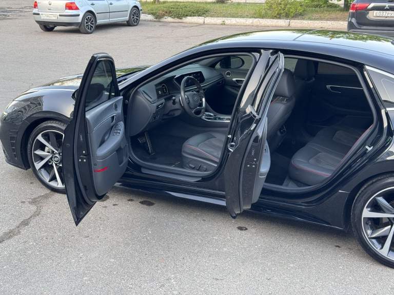 Продам hyundai sonata 2021 sel plus🔥🔥🔥
Авто в родной краске все стекла родные, безопасность заводская. Отличная история авто.
В очень хорошей комплектации, full led оптика с авто дальним, удержание полос, адаптивный круиз контроль, автозапуск с ключа, панорама, беспроводная зарядка, салон алькантара с черным потолком, музыка bose, led приборная панель, car play.
Любые проверки на сто.

+79493844637 Telegram феникс
Цена 2 750 000 💥💥💥 - фотография - 8