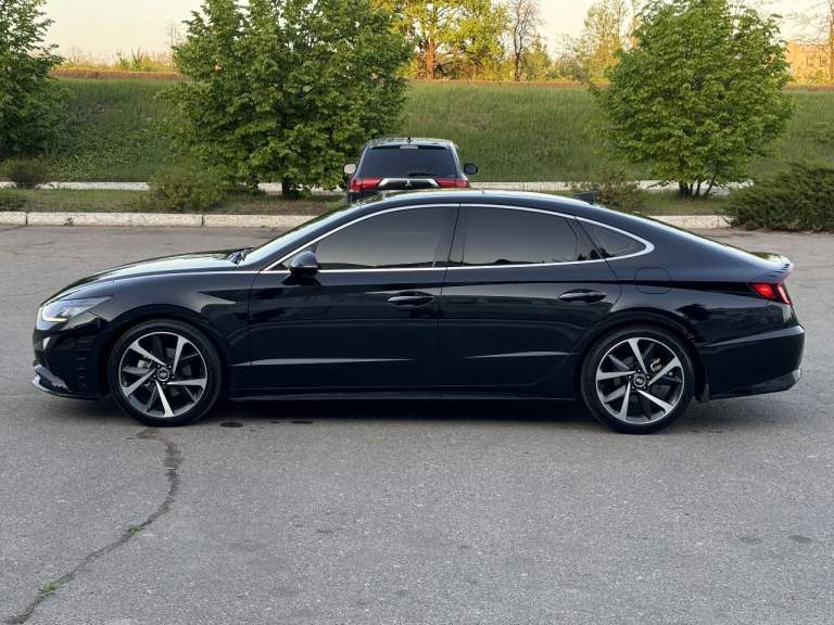 Продам hyundai sonata 2021 sel plus🔥🔥🔥
Авто в родной краске все стекла родные, безопасность заводская. Отличная история авто.
В очень хорошей комплектации, full led оптика с авто дальним, удержание полос, адаптивный круиз контроль, автозапуск с ключа, панорама, беспроводная зарядка, салон алькантара с черным потолком, музыка bose, led приборная панель, car play.
Любые проверки на сто.

+79493844637 Telegram феникс
Цена 2 750 000 💥💥💥 - фотография - 7