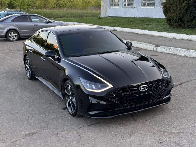 Продам hyundai sonata 2021 sel plus🔥🔥🔥
Авто в родной краске все стекла родные, безопасность заводская. Отличная история авто.
В очень хорошей комплектации, full led оптика с авто дальним, удержание полос, адаптивный круиз контроль, автозапуск с ключа, панорама, беспроводная зарядка, салон алькантара с черным потолком, музыка bose, led приборная панель, car play.
Любые проверки на сто.

+79493844637 Telegram феникс
Цена 2 750 000 💥💥💥 - фотография - 1