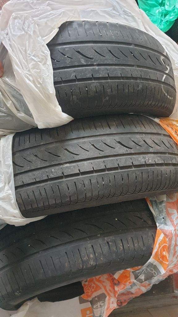 Продам резину лето 195/65/15
Донецк! 5000р 4колеса
+79495019142 - фотография - 1