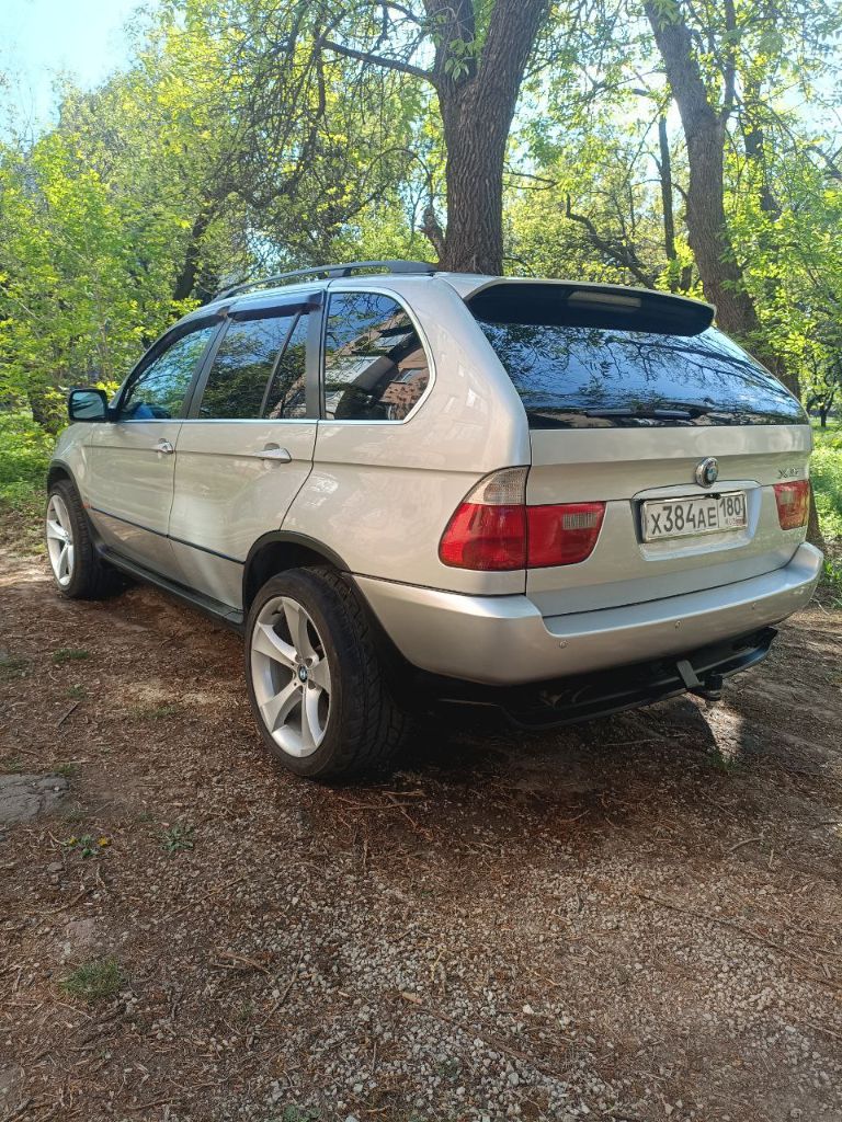 +79493360602 Цена 1 150 000. Продам легендарный и надёжный bmw x5 в кузове е53 с двигателем м62 4.4 бензин/газ, газ-установлен 2021г. , я хозяин (авто куплено в украине). Ухоженный, денег на него не жалею т. К. Любимец! Без дтп. Замена масла каждые 8т. Valvoline maxlife 5w40. По двигателю и коробке нареканий нет, акпп заменена на контрактную в идеальном состоянии без рывков и пинков. По кузову коррозии нет вообще! По подвеске ничего не стучит, не гремит, люк работает, каждая кнопка работает, руль с подогревом, подогрев сидений, кондиционер холодит отлично. Заменена в 23г. - масла гидроусилителя, 2024- антифриза. 2022г. Июнь - заменил пневмо подушки на новые. Новый акб и свечи(11.06.23г. ). Летняя резина разно-широкая на дисках r20 (х6) перед:275/40/20; зад:315/35/20. +зимняя резина: r18. Установлен новый фаркоп, не использовался ни разу. Динамики усилитель, сабвуфер: фирмы инфинити, магнитола андроид с камерой! Любые проверки за ваш счёт. Юридически чистый автомобиль. Цена:1 150 000руб. ) от авто не избавляюсь, а продаю в связи с покупкой др. Автомобиля. +79493360602 - фотография - 4