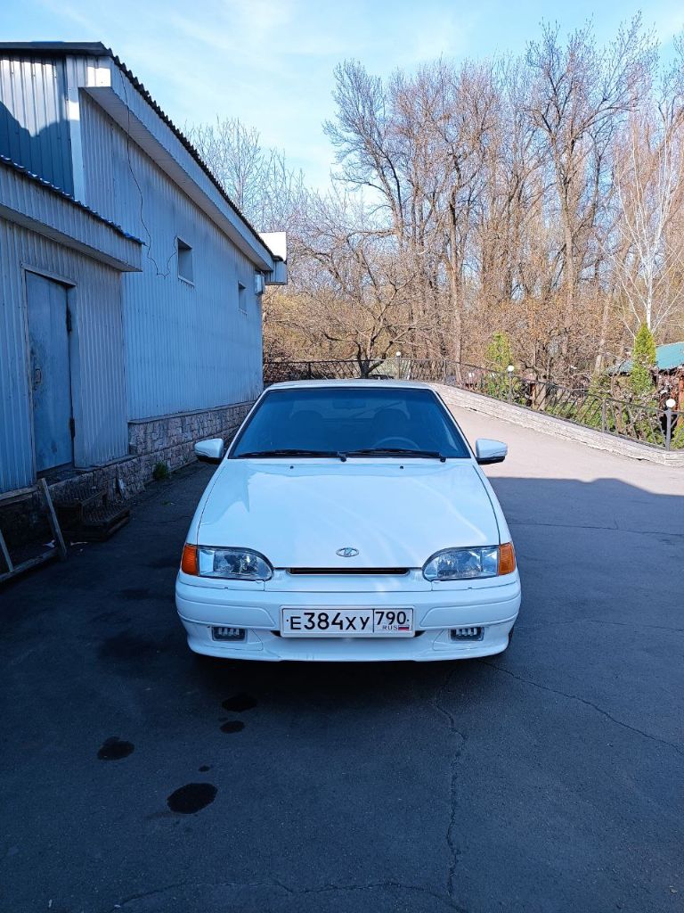 Продам авто ваз 2114. 2012 г.
Автомобиль полностью исправлен в тех. Состоянии! Машина полностью зашумлена в 3 слоя, даже крылья! Внутри обработана мовилью! Дно полностью родное, не переваривали!!! Ходовая в идеальном состоянии, стоят стойки ss20, установлены усиленные тормоза! Передние тормозные диски вентилируемые! Суппорта от приоры! Мотор 8-клапанный сток! Коробка родная заводская 10! Фары led оптика! Задание стопы установлена яркие светодиодные платы! Из недавнего было поменяно сцепление! Новые диски r15 с новой летней резиной nexen! Есть зимняя шипованая резина cordiant в хорошем состоянии! Авто знаю от первого хозяина, я 3 собственник! В дтп не участвовал!!! Были незначительные рыжики поэтому авто освежалось!
Цена 380т. Минимальный торг!
+79494403934 - фотография - 1