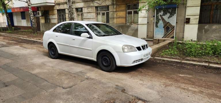 +79493328438
Suzuki forenza
Тот же лачети только с японским двигателем 2 литра и японской коробкой автомат
Цена 420 000р. Цена на время праздников
Год выпуска 2004
Пробег 263
Объём двигателя 2 литра
Коробка автомат
Лошадей 128
Ходовая, кузов, электрика по запчастям обычная lacetti.
4 Стеклоподъемника
Кондиционер
Электрорегулировка зеркал
Сенсорная магнитола
Чехлы из экокожи в идеальном состоянии
Состояние очень хорошее
Двигатель и коробка на отлично
Ходовая не гремит
Кузов без дыр, гнили, ржавчины.
Стёкла оригинал
Стаканы в идеальном состоянии
Я хозяин по птс. Учёт наш 180
Птс оригинал. Всего 3 хозяина было
Зима практически новая 15 на штампах( проехала 4000)
Лето на оригинальном 16 литье ( ни одна лачети с завода не была на 16 литье) лето проехало 10-12 тысяч. 2 сезона проходит.
За посл пол года ремонтировали генератор, новый акб, передние подшипники.
Сделал более 70 фотографий, где видно арки, пороги, стаканы, кромки дверей и все остальное, чтобы не было лишних вопросов.
Ссылка на все фотографии ниже. Авто в донецке. Езжу каждый день.
Цена 420 000. Самая низкая цена в рф
Смотрите все фото
Https://disk. Yandex. Ru/d/hyonjp7hs2doua
+79493328438 - фотография - 5