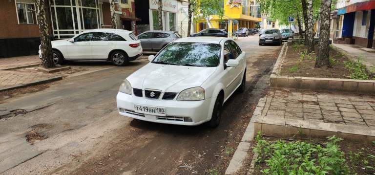 +79493328438
Suzuki forenza
Тот же лачети только с японским двигателем 2 литра и японской коробкой автомат
Цена 420 000р. Цена на время праздников
Год выпуска 2004
Пробег 263
Объём двигателя 2 литра
Коробка автомат
Лошадей 128
Ходовая, кузов, электрика по запчастям обычная lacetti.
4 Стеклоподъемника
Кондиционер
Электрорегулировка зеркал
Сенсорная магнитола
Чехлы из экокожи в идеальном состоянии
Состояние очень хорошее
Двигатель и коробка на отлично
Ходовая не гремит
Кузов без дыр, гнили, ржавчины.
Стёкла оригинал
Стаканы в идеальном состоянии
Я хозяин по птс. Учёт наш 180
Птс оригинал. Всего 3 хозяина было
Зима практически новая 15 на штампах( проехала 4000)
Лето на оригинальном 16 литье ( ни одна лачети с завода не была на 16 литье) лето проехало 10-12 тысяч. 2 сезона проходит.
За посл пол года ремонтировали генератор, новый акб, передние подшипники.
Сделал более 70 фотографий, где видно арки, пороги, стаканы, кромки дверей и все остальное, чтобы не было лишних вопросов.
Ссылка на все фотографии ниже. Авто в донецке. Езжу каждый день.
Цена 420 000. Самая низкая цена в рф
Смотрите все фото
Https://disk. Yandex. Ru/d/hyonjp7hs2doua
+79493328438 - фотография - 8