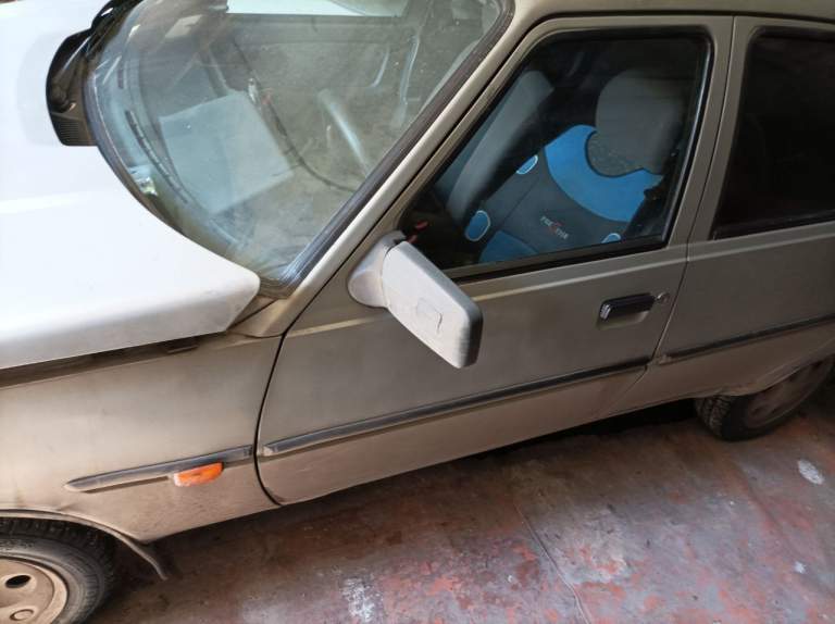 +7949 404-58-15 Продам авто заз славута 1102 2007г 80000 руб. Автомобиль на ходу, помято правое крыло и разбита правая фара и бампер. Есть новая фара, целый бампер б\у. Есть документы украинские и днр. За авто следил, ездил на работу и с работы (черёмушки-город), максимум на дачу - 7км. Как у любого авто есть свои нюансы, при покупки честно подскажу за чем следить, что возможно заменить, всё при встрече. Да масло не жрёт с движком все в порядке - доливаю где-то раз в полгода. В коробке масло поменял зимой, стойки передние поменяны осенью, тосол не течёт, резина новая зимняя и сезона не отъездил, есть запаска, радио, сигнализация. Когда покупал машину работал на другой конторе. Сейчас выдали рабочую (оплачивают ремонт и заправку), поэтому в личной отпала необходимость. Интересовался у жестянщика - сказал работа 20000 руб. И крыло бу-2000руб, новое 6000 руб. - фотография - 3
