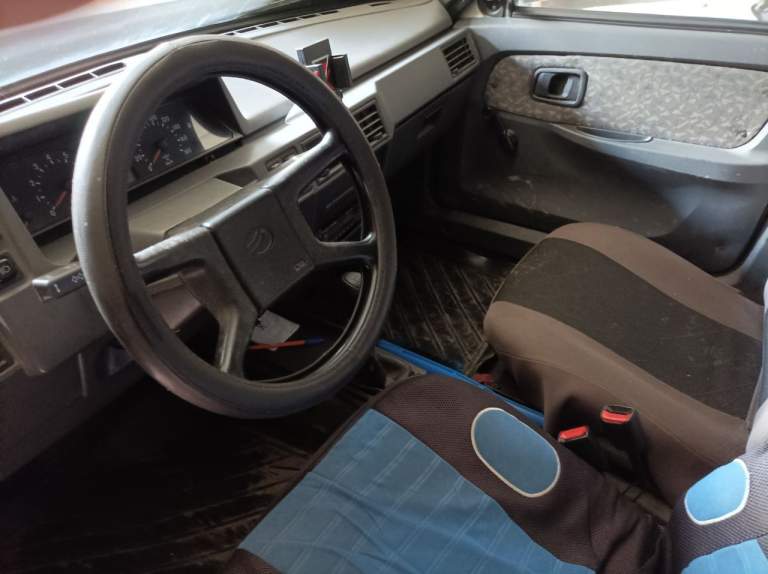 +7949 404-58-15 Продам авто заз славута 1102 2007г 80000 руб. Автомобиль на ходу, помято правое крыло и разбита правая фара и бампер. Есть новая фара, целый бампер б\у. Есть документы украинские и днр. За авто следил, ездил на работу и с работы (черёмушки-город), максимум на дачу - 7км. Как у любого авто есть свои нюансы, при покупки честно подскажу за чем следить, что возможно заменить, всё при встрече. Да масло не жрёт с движком все в порядке - доливаю где-то раз в полгода. В коробке масло поменял зимой, стойки передние поменяны осенью, тосол не течёт, резина новая зимняя и сезона не отъездил, есть запаска, радио, сигнализация. Когда покупал машину работал на другой конторе. Сейчас выдали рабочую (оплачивают ремонт и заправку), поэтому в личной отпала необходимость. Интересовался у жестянщика - сказал работа 20000 руб. И крыло бу-2000руб, новое 6000 руб. - фотография - 2